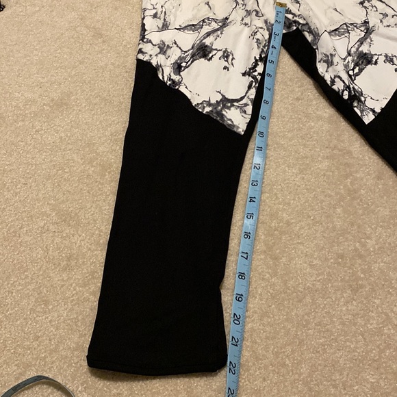 EUC Victoria’s Secret Pink Leggings - Picture 5 of 8